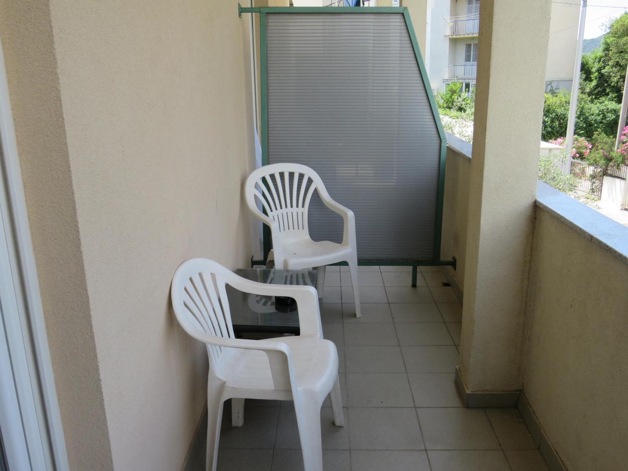 Holidays 10 Apartment Split