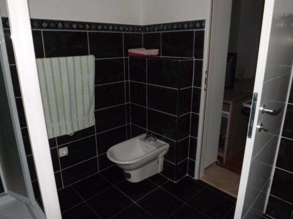 Holidays 10 Apartment Split
